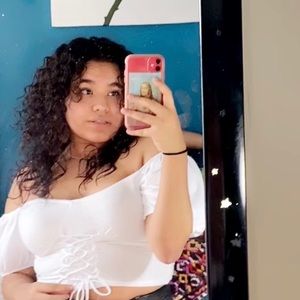 Meet your Posher, Alondra